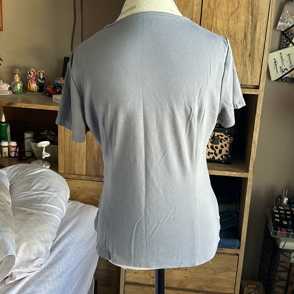Jaanuu Gray Short Sleeve Scrubs Top - Medium - Picture 4 of 6